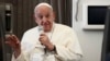 El papa Francisco ofrece una conferencia de prensa a bordo del avión papal en su vuelo de regreso tras su viaje de 12 días por el sudeste asiático y Oceanía, el viernes 13 de septiembre de 2024.