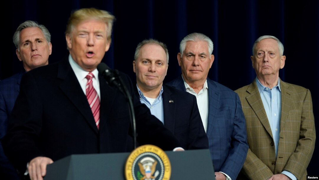 Presiden AS Donald Trump berbicara kepada media setelah pertemuan dengan partai Republik di Camp David, Maryland, 6 January 2018.