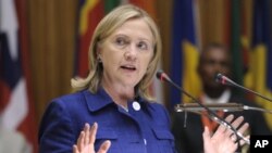 Mme Hillary Clinton s'adressant à la Commission de l'Union africaine