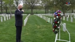 ԱՄՆ նախագահ Ջո Բայդենն այցելել է Արլինգթոնի հուշահամալիր՝ հարգանքի տուրք մատուցելու Աֆղանստանում զոհված զինվորականներին: