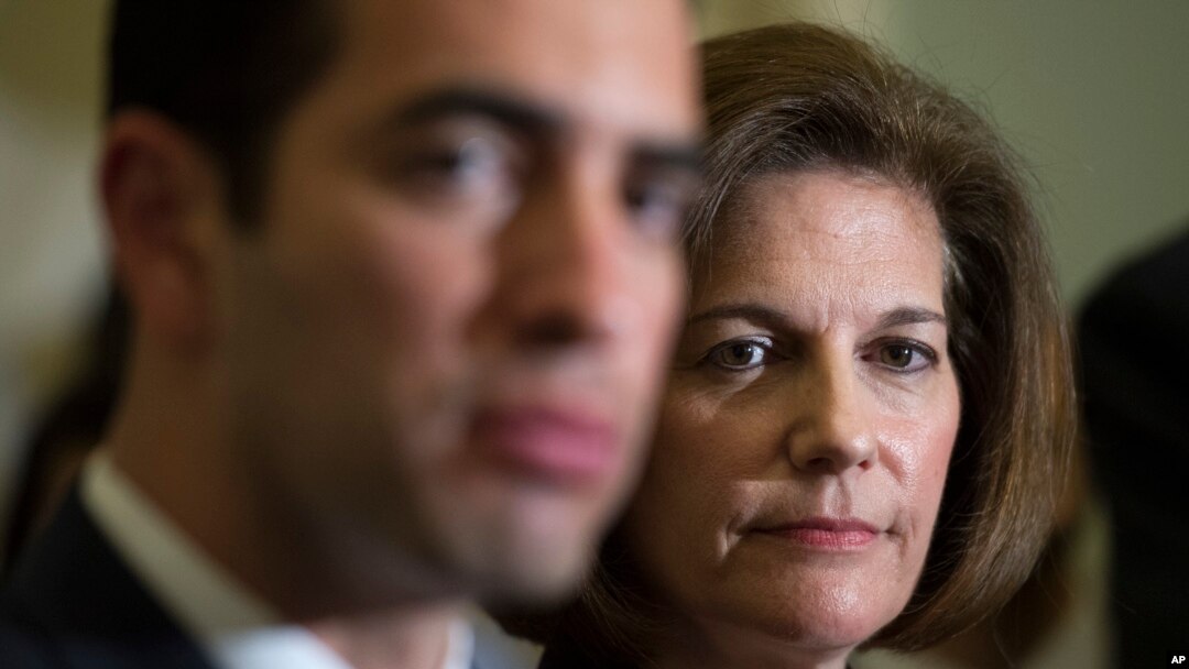 Catherine Cortez Masto juramentó como senadora de Nevada y Rubén Kihuen como miembro de la Cámara de Representantes.