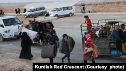 Arşiv: Dîmenên sivîlan dema ji Helebê koçber dibin