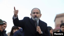 Perdana Menteri Armenia Nikol Pashinyan di Republic Square, Yerevan, Armenia, 25 Februari 2021.