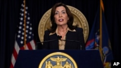 Gubernur Kathy Hochul 