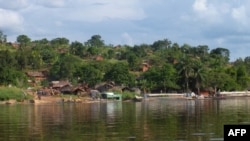 Vue sur la rivière Ubangi, une frontière naturelle entre la RDC et le Congo, le 27 septembre 2011.