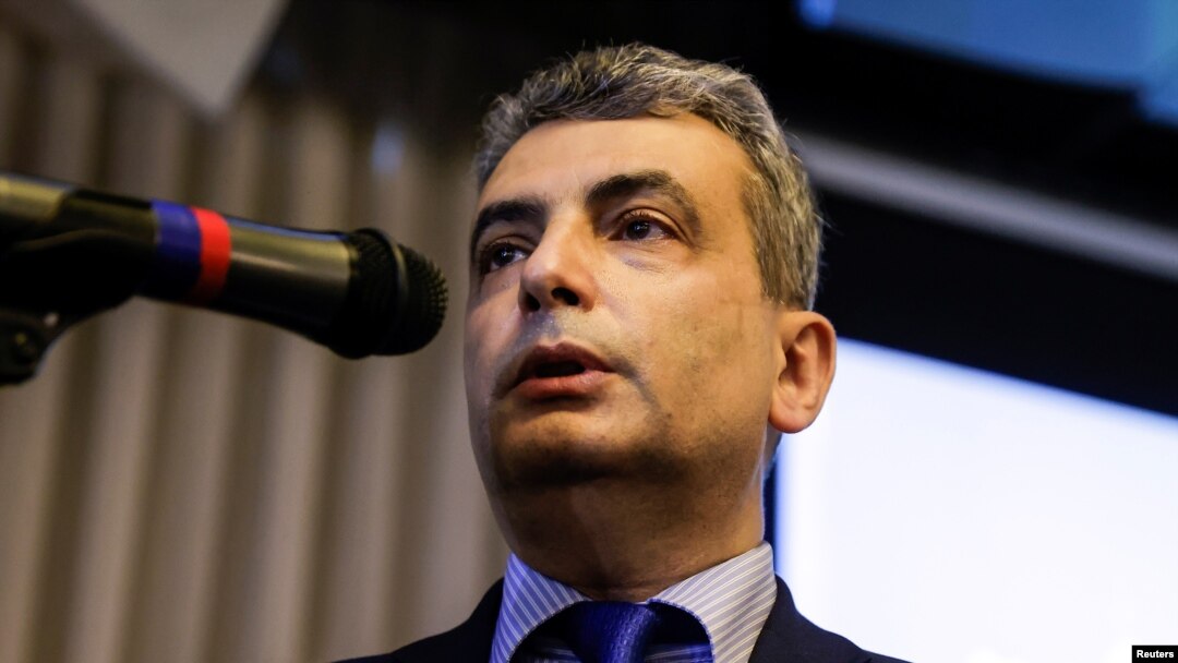 Arhiva - Lev Šlosberg, član političke partije Jabloko, tokom stranačkom kongresu u Moskvi, 3. aprila 2021.