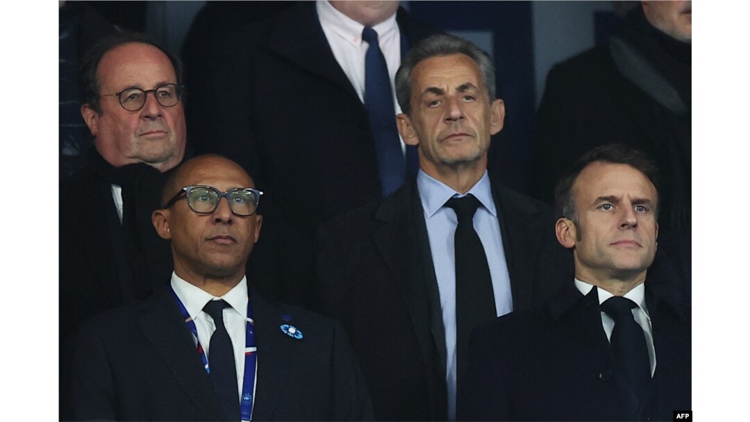 Maçı Fransa Cumhurbaşkanı Macron ve eski Cumhurbaşkanları Francois Hollande ve Nicolas Sarkozy de izledi.
