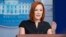L'attachée de presse de la Maison Blanche, Jen Psaki, fait appel à un journaliste lors d'un point de presse dans la salle de briefing de la Maison Blanche à Washington, le jeudi 22 juillet 2021.