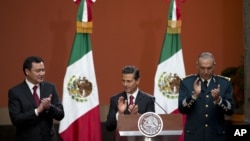El presidente de México Enrique Peña Nieto aseguró que seguirán enfrentando al crimen organizado y para ello "contamos con el respaldo de millones de mexicanos".