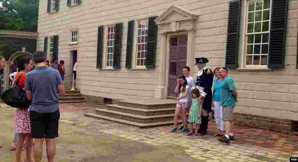 来和“华盛顿总统”照张相