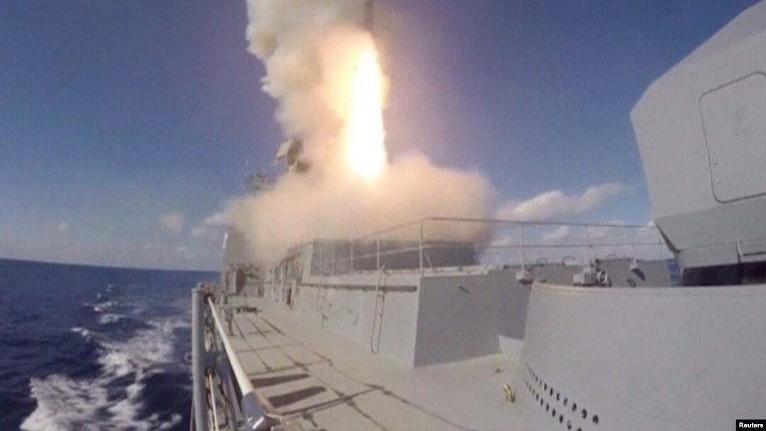 俄羅斯部署在敘利亞近海的格里戈洛維奇海軍上將護衛艦發射巡航導彈