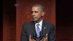 Obama Hadapi Islamophobia dengan Mengunjungi Masjid