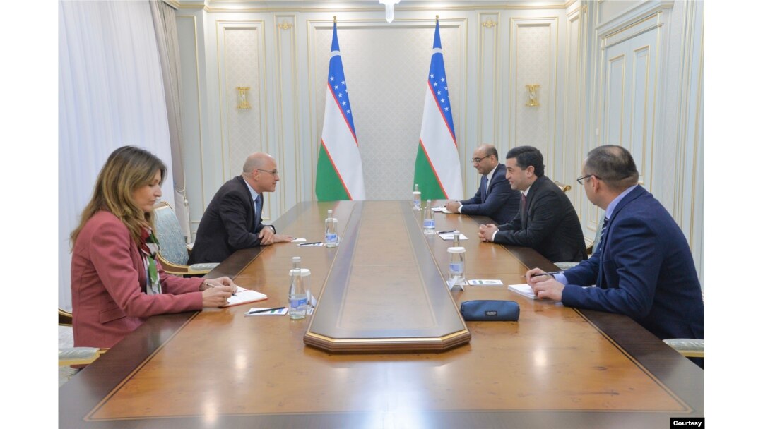 O'zbekiston Tashqi ishlar vaziri Baxtiyor Saidov AQSh elchisi Jonatan Henik bilan muloqotda, Toshkent, 8-yanvar, 2025