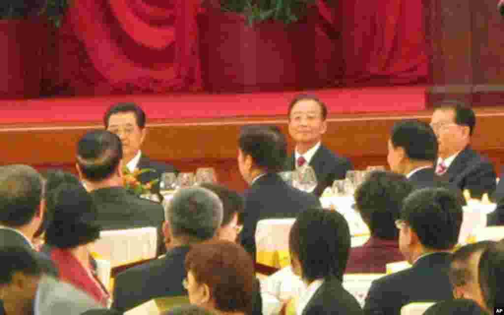 中国领导人出席国庆招待会