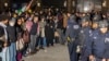 New York Üniversitesi’nde Pazartesi gecesi düzenlenen Filistin yanlısı protesto sırasında 150’den fazla kişi gözaltına alındı. 