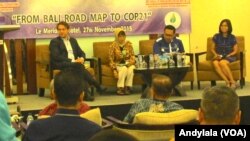 Diskusi ‘From Bali Road Map to COP 21’ di hotel Le Meridien Jakarta, 27 November 2015 (Foto: VOA/Andylala)