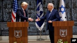 Donald Trump et son homologue israélien Reuven Rivlin à Jerusalem, le 22 mai 2017 