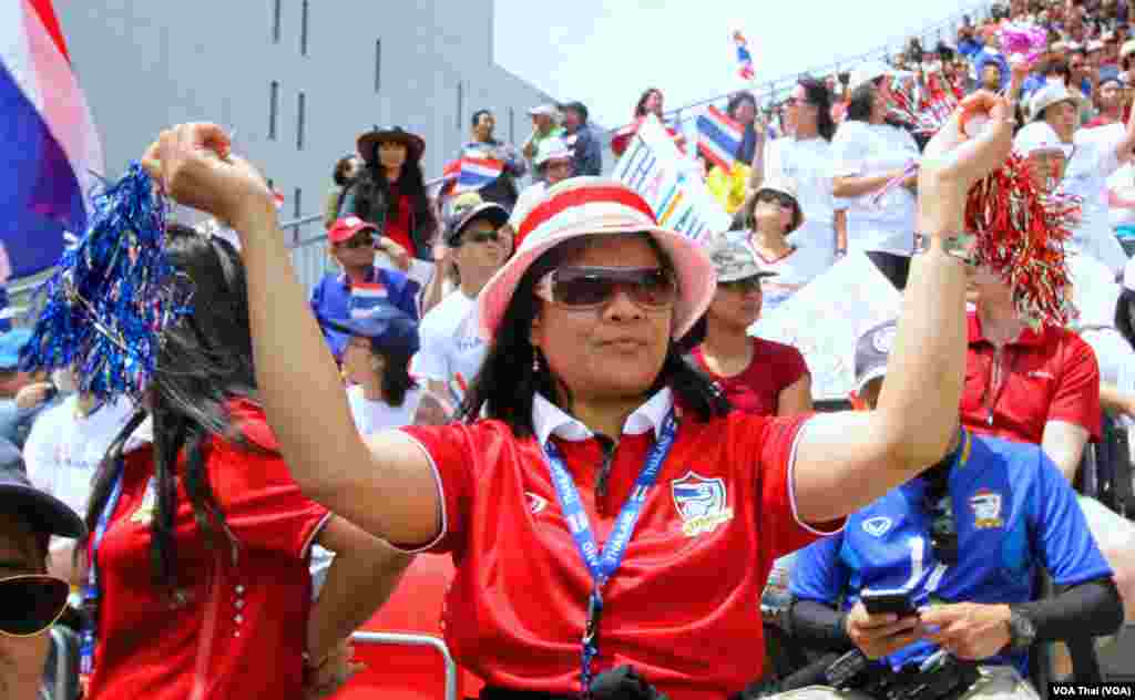 Thai Football fans in Ottawa