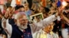 Perdana Menteri India Narendra Modi memberi salam saat tiba di markas Bharatiya Janata Party (BJP) di New Delhi, India, Selasa, 4 Juni 2024. (Foto: Adnan Abidi/Reuters)