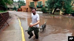 Las lluvias y las inundaciones han dejado muchas calles de Boulder impasables.