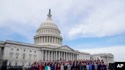 Wabunge wapya wa Bunge la Marekani wakiwa nje ya bunge hilo, Washington, Novemba 14, 2018.