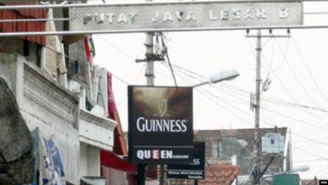 Lokalisasi Dolly, atau yang juga dikenal dengan Gang Dolly, Surabaya.