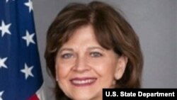 Helen Meagher La Lime, Reprezantan Espesyal Sekretè Jeneral l'ONU an, António Guterres, ann Ayiti. Li se an menm tan Chèf MINUJUSTH (Misyon Nasyonzini pou Apiye Lajistis ann Ayiti) Foto: US Department of States/Depatman Deta ameriken. 