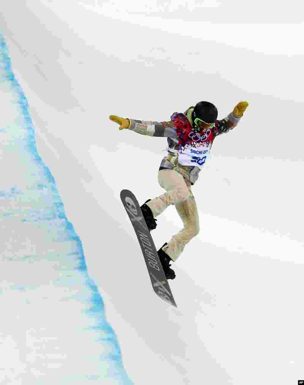 Shaun White of the United States trains in the half pipe at Rosa Khutor Extreme Park, in Krasnaya Polyana, Russia,&nbsp;Feb. 9, 2014.
