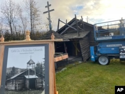 Skidanje zvonika je početak trogodišnjeg projekta obnove crkve. Na fotografiji se mož vidjeti kako je crkva nekadaizleldala.