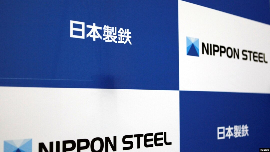 日本製鐵公司在東京總部的標識。(2019年3月18日)