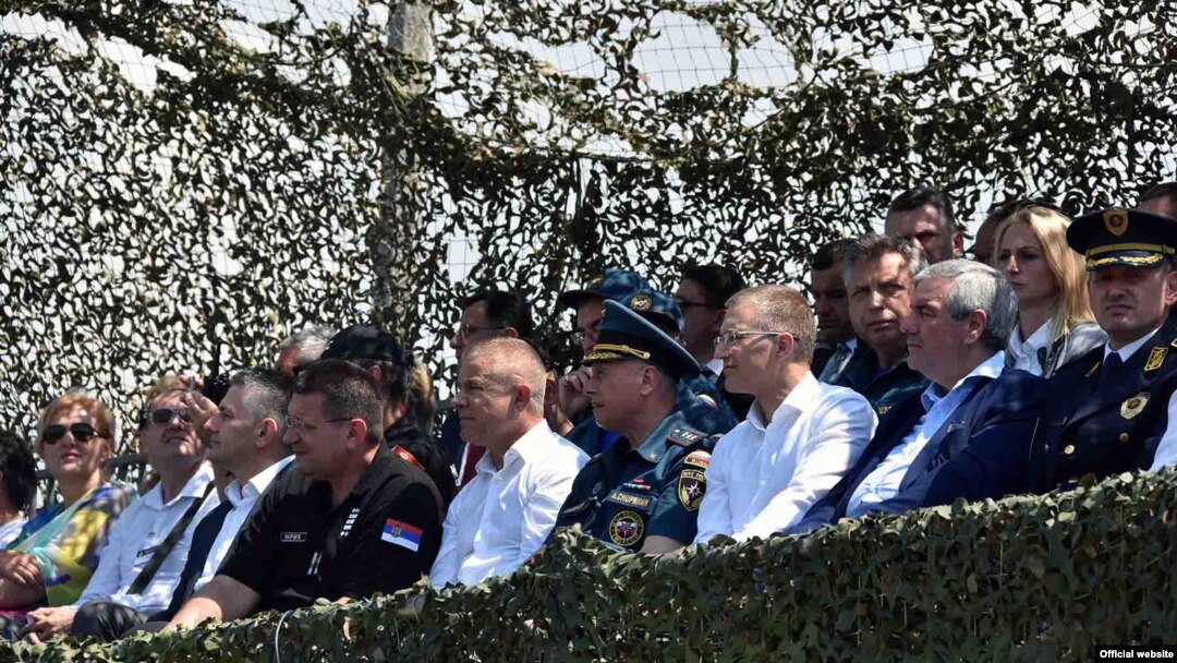 Zvanice posmatraju tok međunarodne trodnevne vojne vežbe "Srbija 2019" (Foto: Zvanični sajt Ministarstva unutrašnjih poslova Srbije)