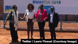 La ministre française des Sports Laura Flessel, 2e à gauche, et son homologue rwandaise Julienne Uwacu, 2e à droite, lors de la pose de la première pierre de City Stade, à Kigali, Rwanda, 16 février 2018. (Twitter/Laura Flessel)