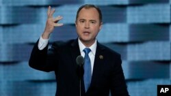 Adam Schiff, anggota DPR AS dari fraksi Demokrat mengecam sikap Donald Trump yang terus membantah keterlibatan Rusia dalam pilpres bulan lalu (foto: dok).