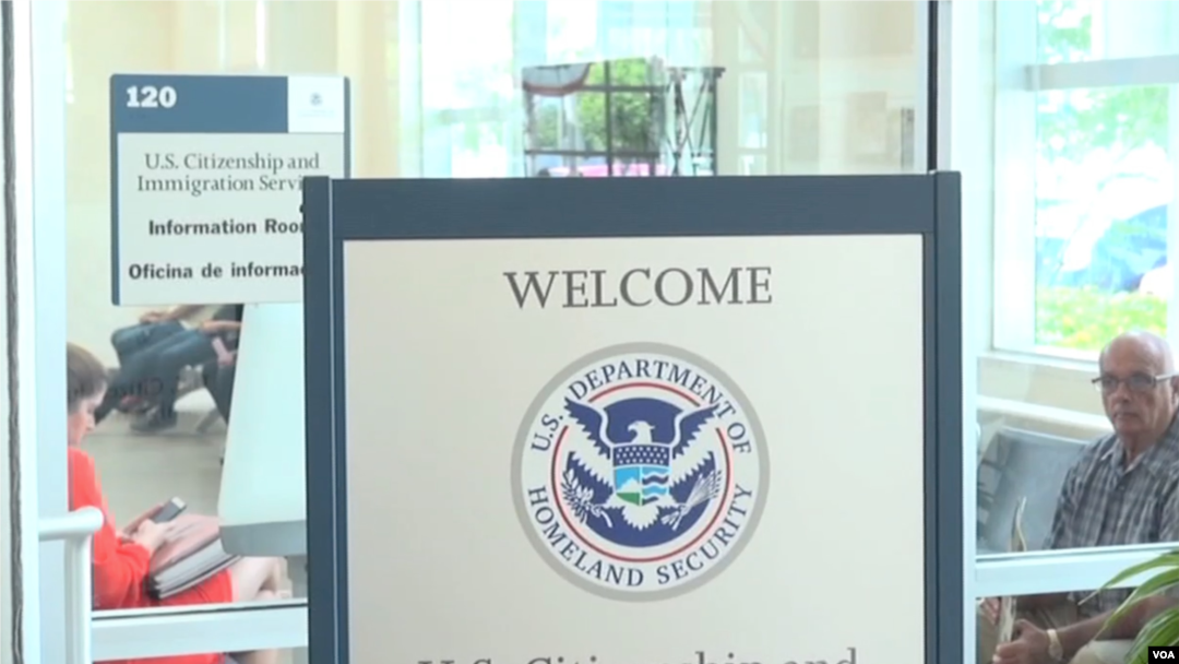 ARCHIVO - Estados Unidos inició este miércoles 2 de octubre el registro para participar en el sorteo del Programa de Visas de Diversidad para ofrecer la posibilidad de migrar de manera legal a EEUU a unos 55.000 extranjeros.