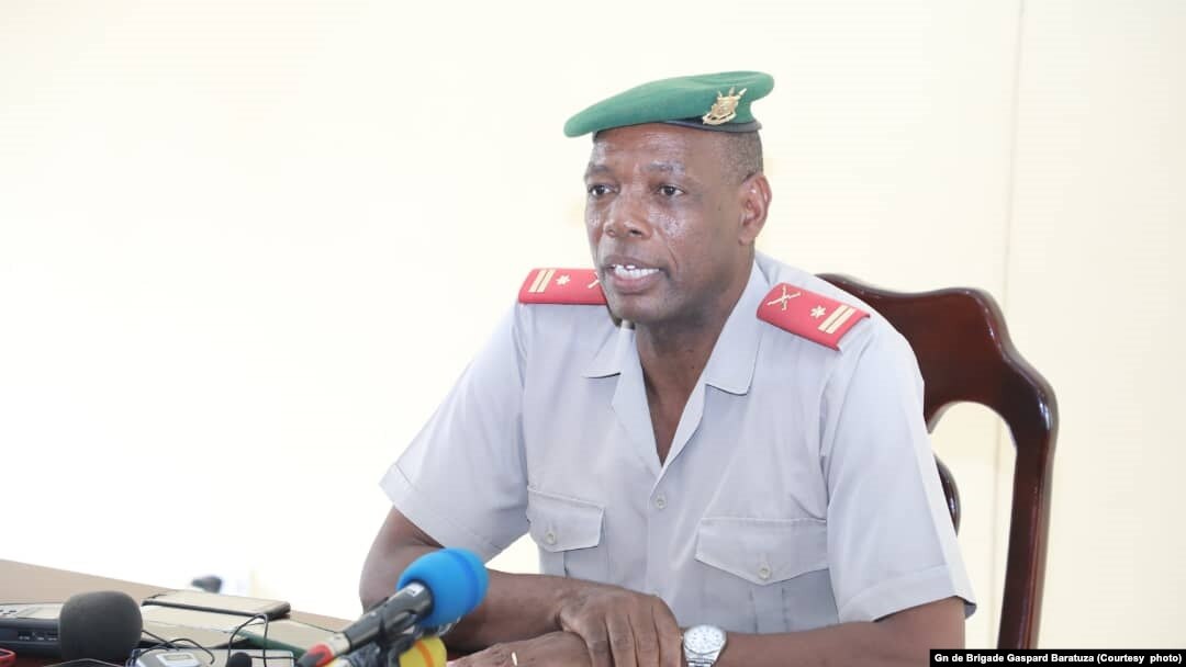 Jenerali de Brigade Gaspard Baratuza avugira igisirikare c'Uburundi