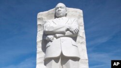 تندیس مارتین لوتر کنگ در شهر واشنگتن دی سی و در نزدیکی قصر سفید