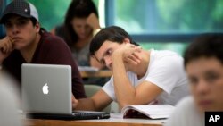 Un estudiante latinoamericano en la Universidad de Miami, en Coral Gables.