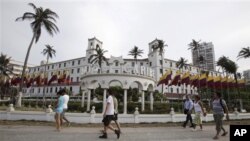 Suasana di depan Hotel El Caribe di Cartagena, Kolombia (Foto: dok). Hingga hari ini, sejumlah sembilan orang pengawal presiden telah kehilangan pekerjaannya karena terlibat skandal PSK di lokasi ini.