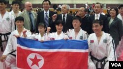 2011년 6월 미국을 방문해 공연을 펼친 북한 태권도 시범단.