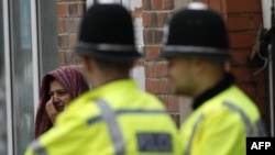 Британская полиция, Дэвид Камерон и Уильям Браттон: как бороться с беспорядками?