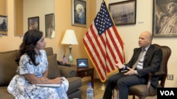 Tashkent, Uzbekistan: US Ambassador to Uzbekistan Jonathan Henick talking with VOA's Navbahor Imamova 