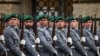 Tentara pasukan bersenjata Jerman Bundeswehr menghadiri upacara pelantikan di depan gedung DPR Berlin di Berlin, Jerman, pada 22 Mei 2024. (Foto: Reuters/Liesa Johannssen)