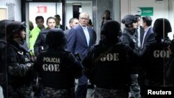 El exvicepresidente de Ecuador Jorge Glas al llegar a su juicio por corrupción en relación con la trama de Odebrecht, el 24 de noviembre de 2017.