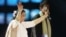 د ځېنو شمېرو له مخې مېرمن بوسلي ۱۲۰۰۰ سندرې ثبت کړې دي.
