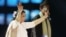 بر اساس برخی آمار، آشا بهوسلی بیش از ۱۲ هزار آهنگ ثبت کرده است.
