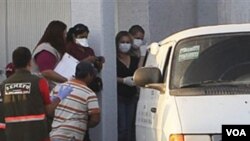 Las autoridades de México trasladaron de inmediato los cuerpos de las 14 víctimas al Servicio Médico Forense.