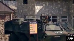 KFOR-i kërkon zhbllokimin e rrugëve në veriun e Kosovës