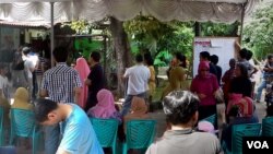 Suasana di salah satu TPS di kawasan Pancoran Mas, Depok, 9 Juli 2014 (Foto: VOA/Alina Mahamel)