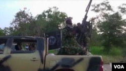 Des soldats camerounais en patrouille