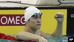 Sun Yang memenangkan medali emas untuk nomor 200 meter gaya bebas dalam Kejuaraan Renang Asia IX di Dubai, Kamis (15/11).